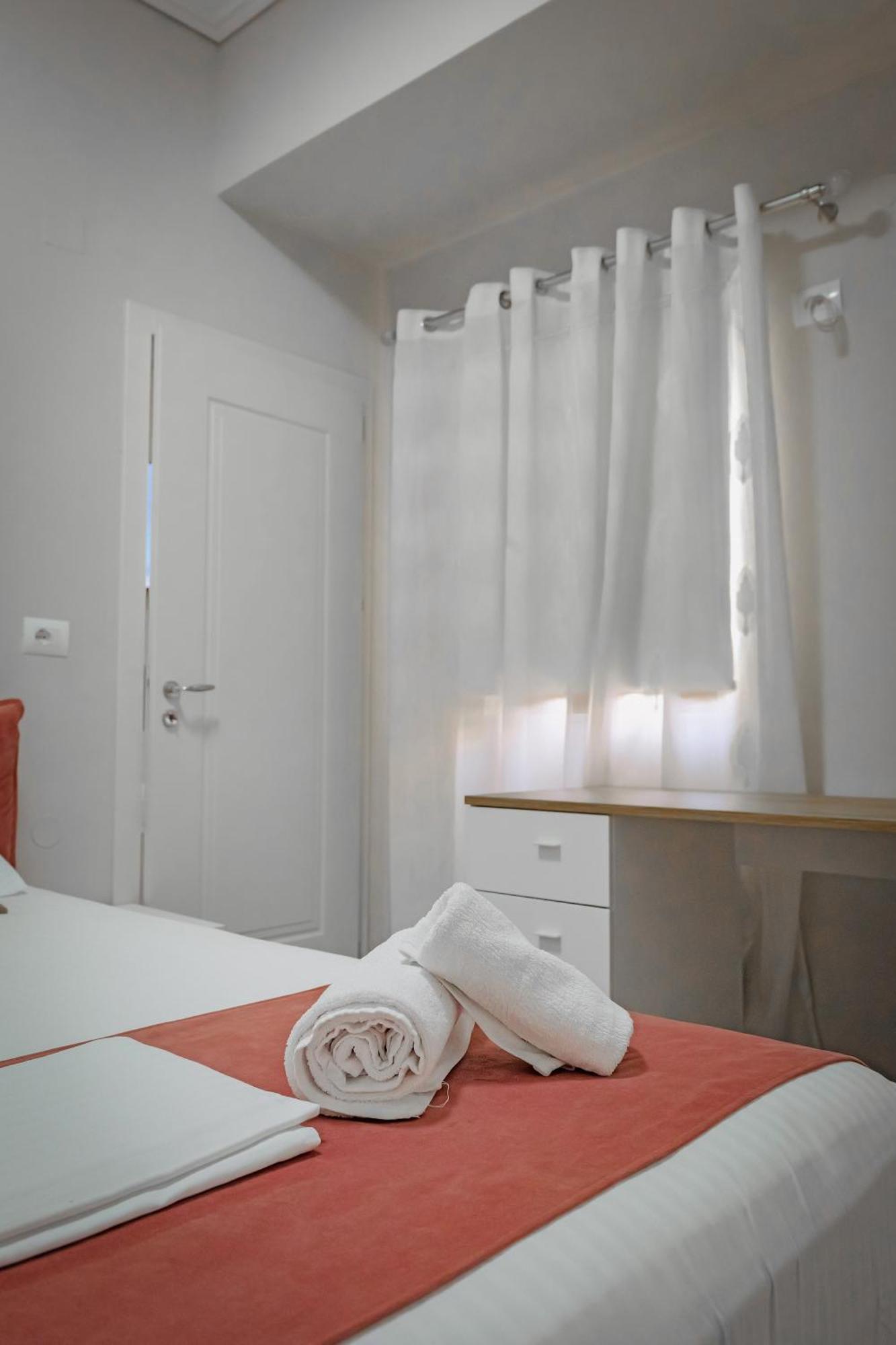 Costa Verde Suites Saranda エクステリア 写真