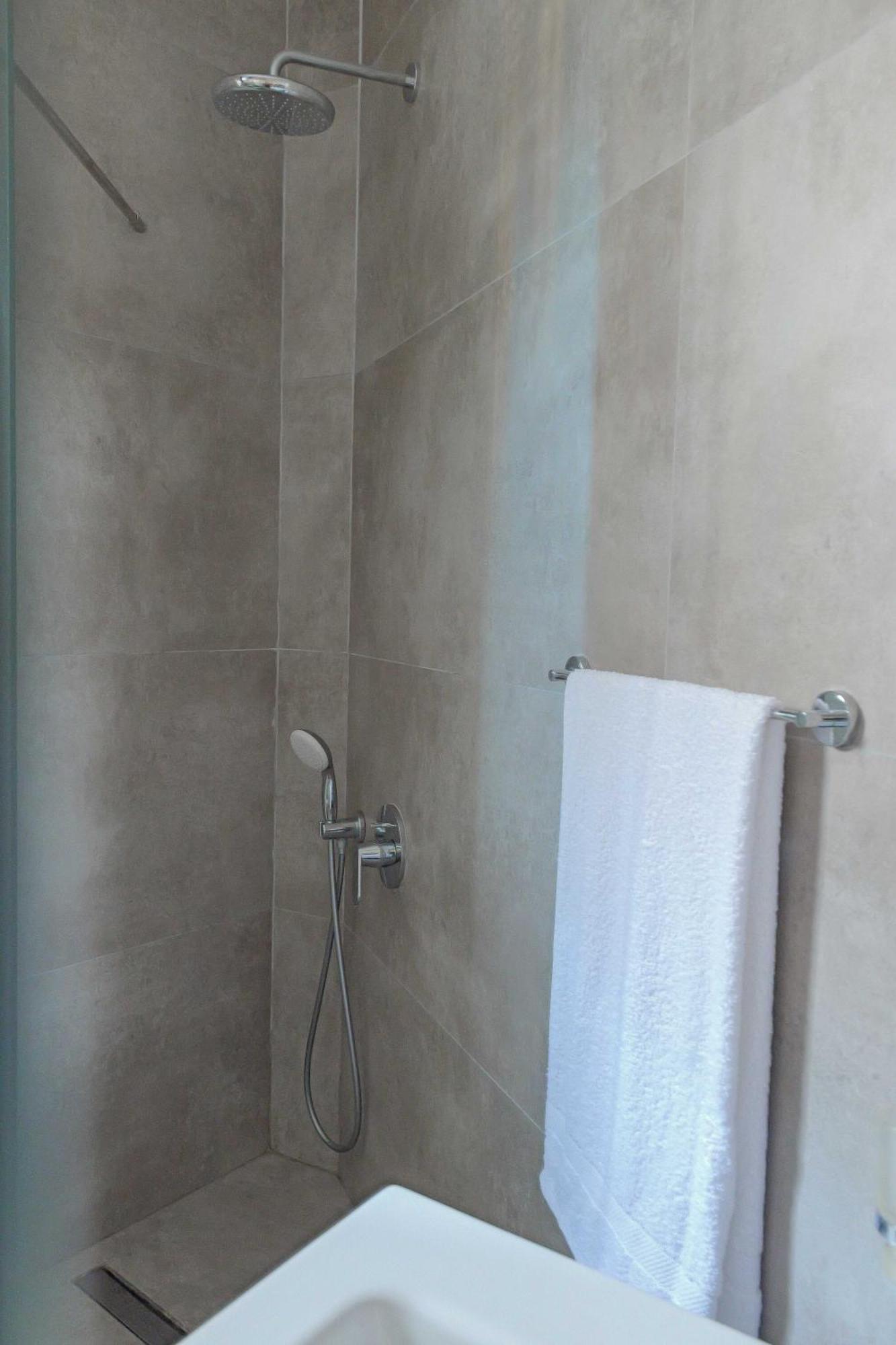 Costa Verde Suites Saranda エクステリア 写真