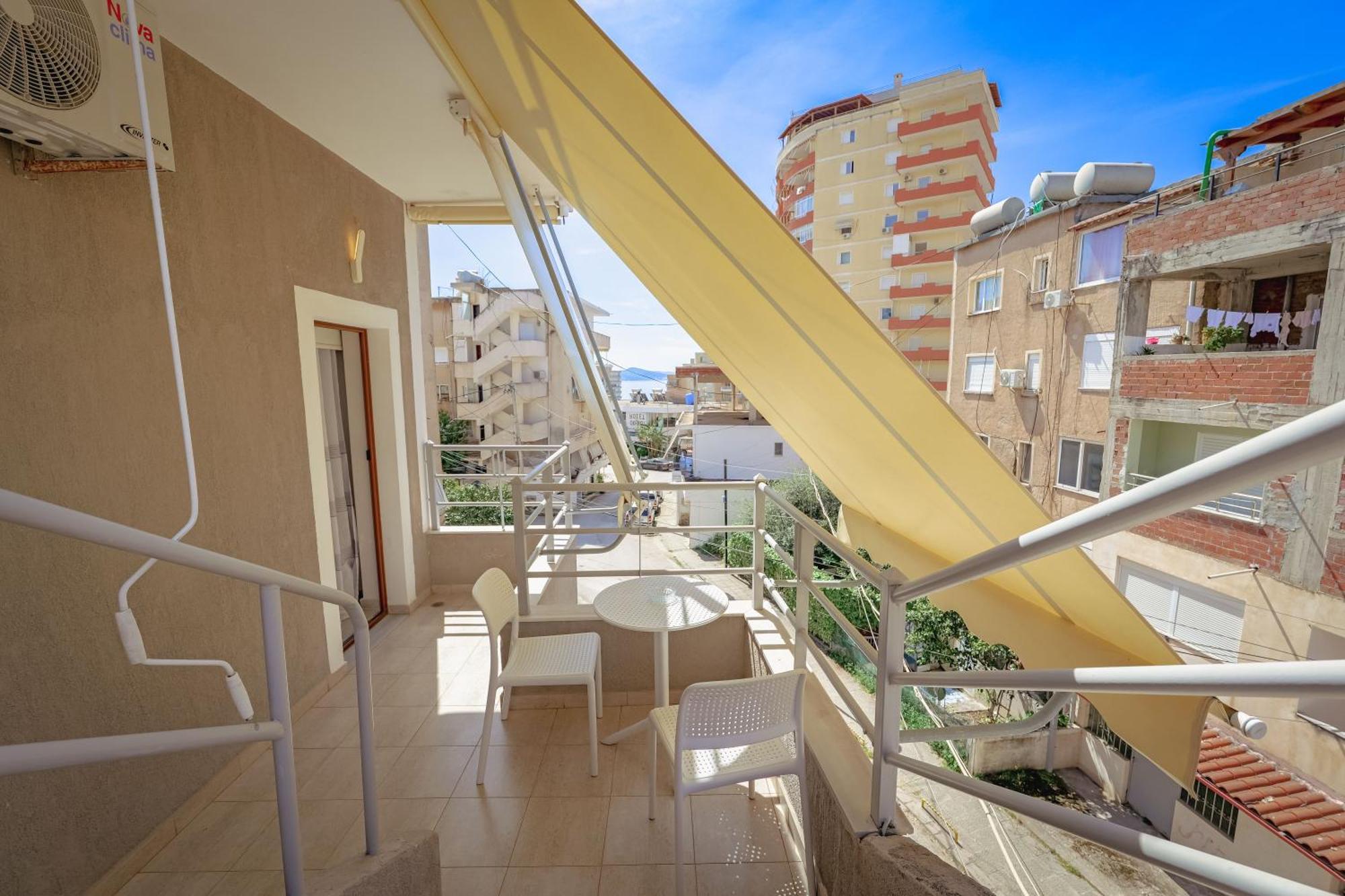 Costa Verde Suites Saranda エクステリア 写真